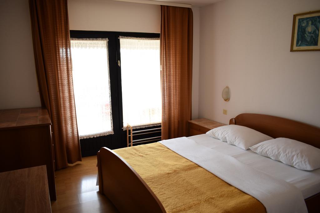 Rooms Vila Mautner Vodice Exterior photo